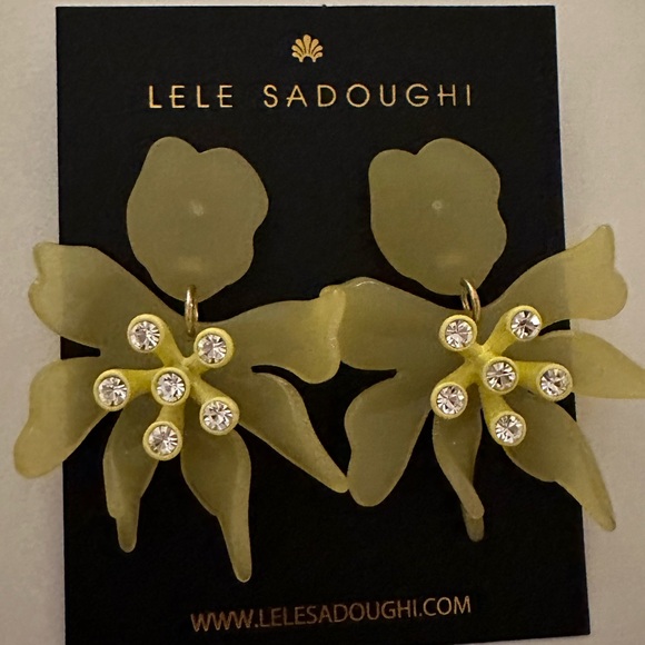 Lele Sadoughi Jewelry - Final sale LELE sadoughi flower crystal drop earrings